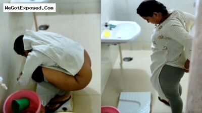 Padosan ladki ko chupke se dekha toilet k andar