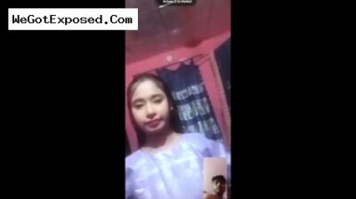 Cute Desi Girl Shows Her Nude Body, Leaked MMS Video