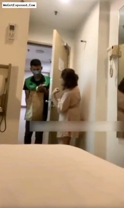 Horny Desi Bhabhi Seduced The Delivery Guy For A Wild Fuck Sex Video