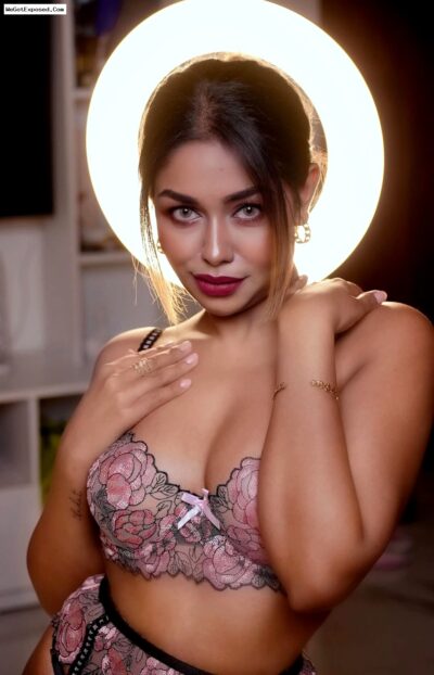 Instagram Model Survi Modal Nude Shower & Pussy Rubing