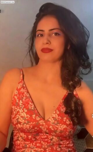 Riya Malhotra Fully Nude Live Stripping on Stripchat Teasing Horny, Fans Vidoe