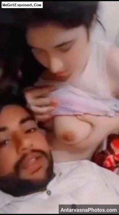 Sexy Pakistani girl driver boobs sucking photos