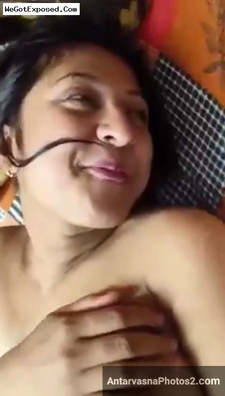 Sexy Punjabi housewife chodne ki desi porn gallery 3