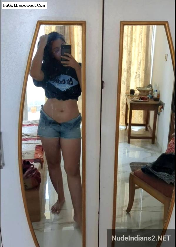 South Delhi GF Priya Awasthi’s big boobs show to a rich BFF 2