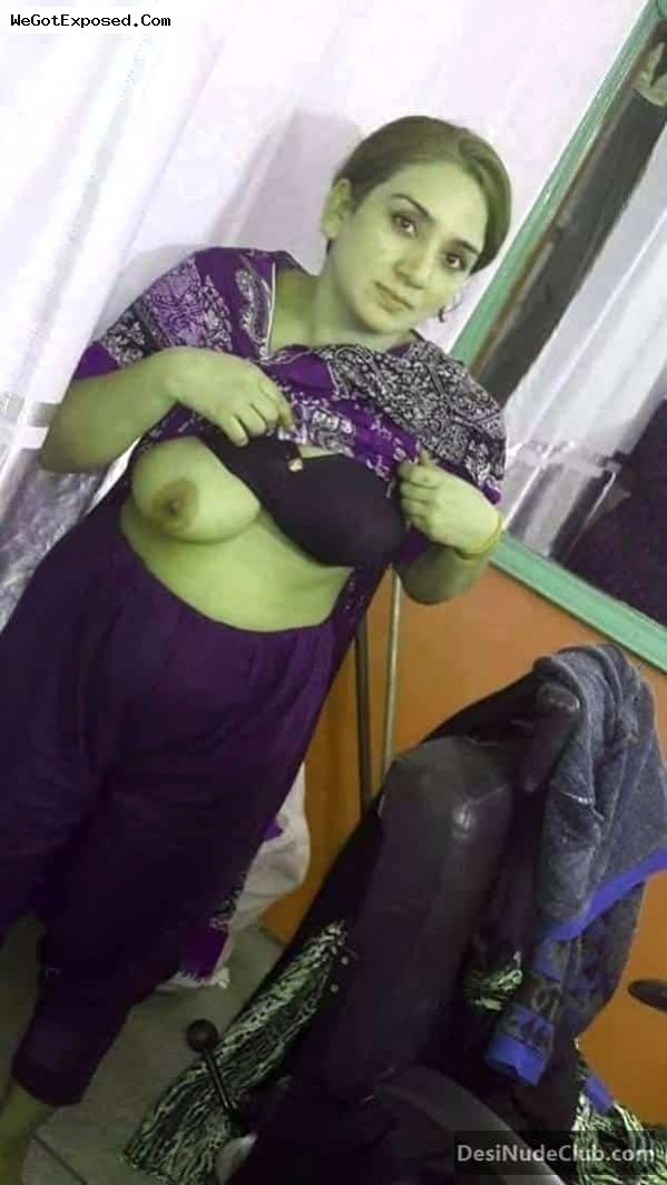 BEAUTIFUL TANKER BHABHI HUGE MILKY BOOBS CAPTURED FEW PICS IN Parlour 8