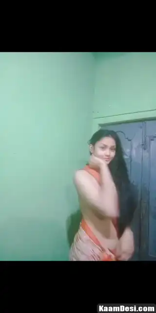 Chubby Desi Girl Blowjob MMS video