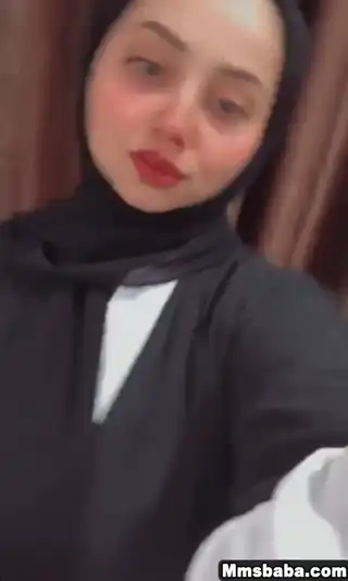 Hijabi Desi Girl Shows Her Big Boobs