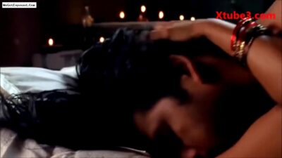 Hindi Movie Karkash Hot Bed Scene