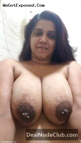 Naughty Big Boobs Mature Wife Pics 2