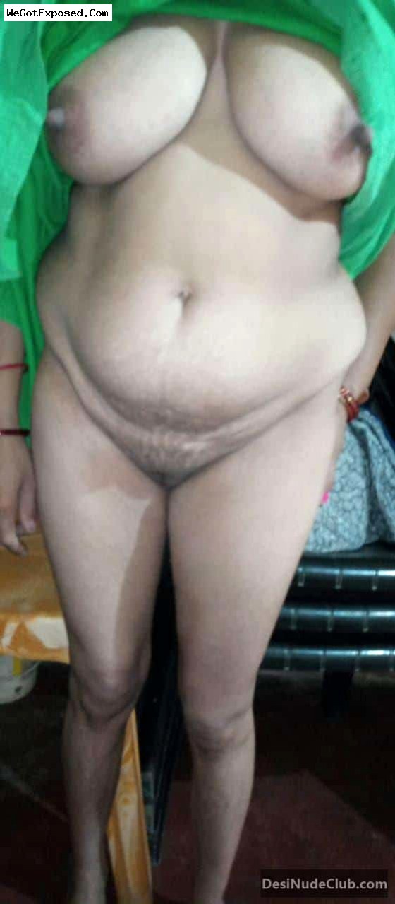 Naughty Big Boobs Mature Wife Pics 7