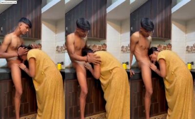 Bengali Bhabhi Hot Blowjob in Kitchen, Leaked MMS