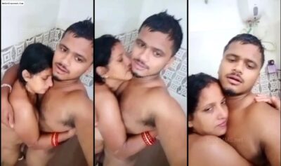 Desi Aunty Sex in Bathroom With Lover